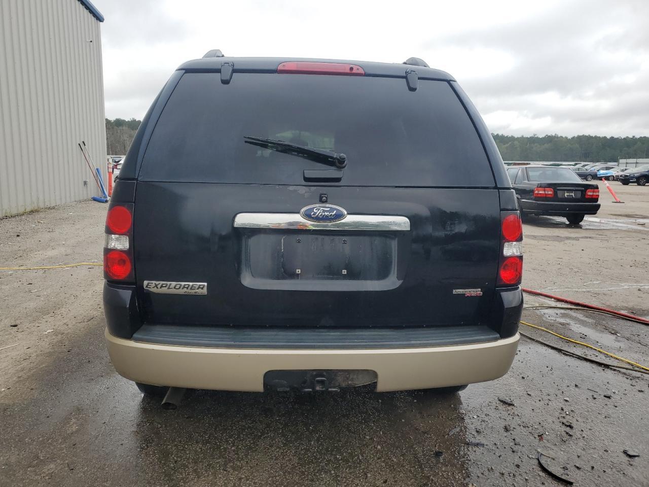 2006 Ford Explorer Eddie Bauer - Image 6
