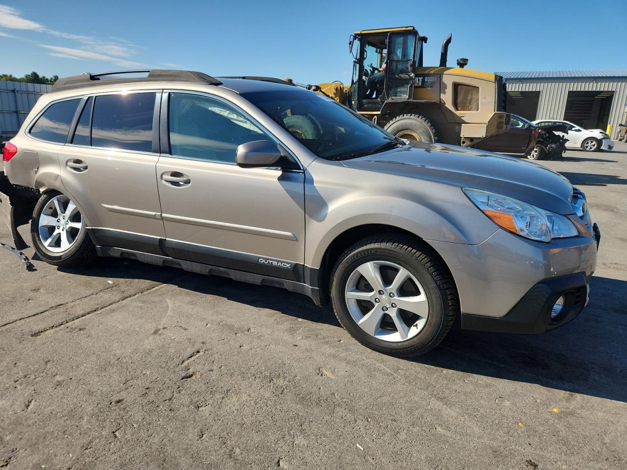 2014 Subaru Outback 3.6R Limited - Image 4