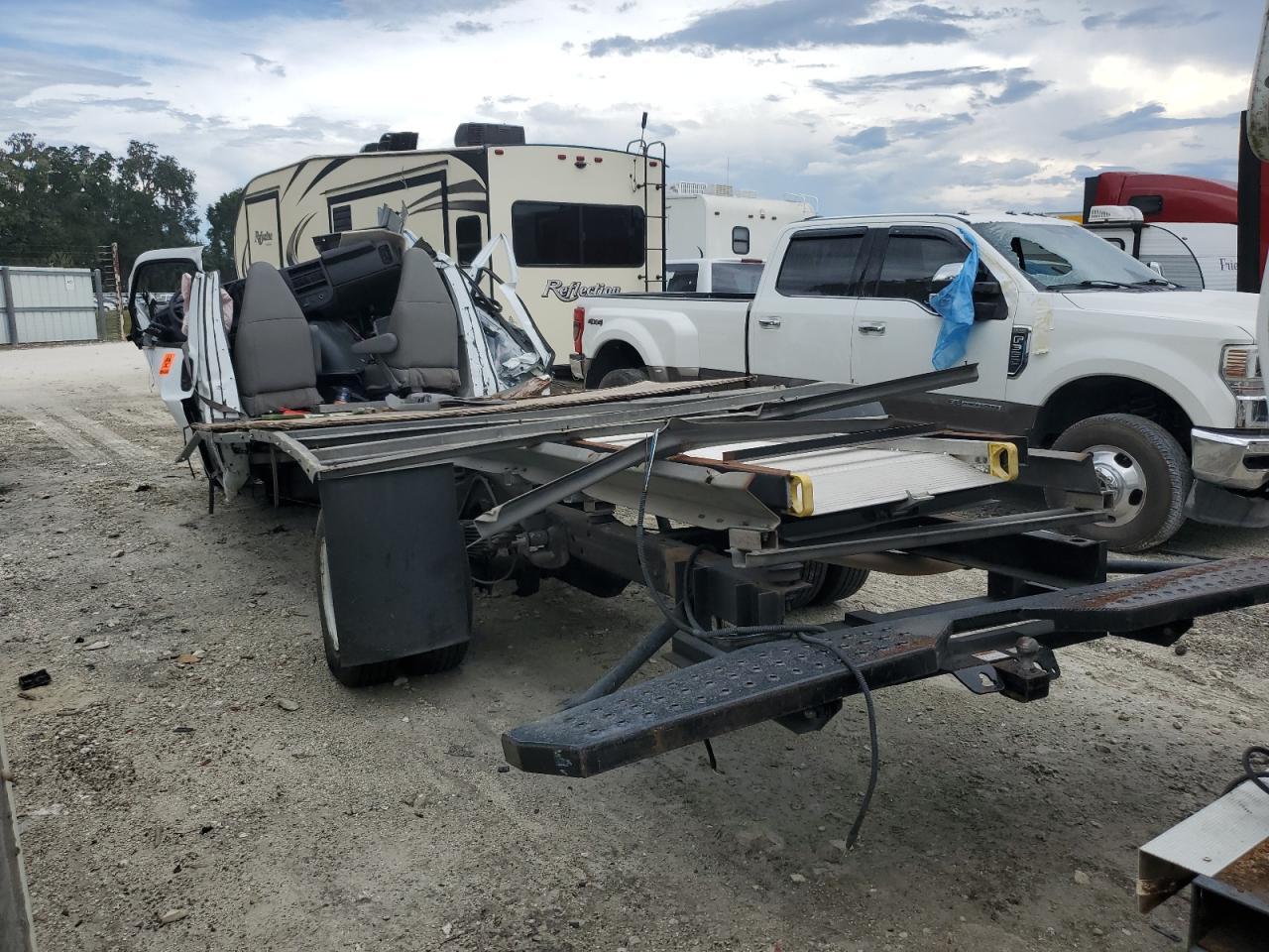 2021 GMC Savana Cut - Expeditor Truck - Image 2