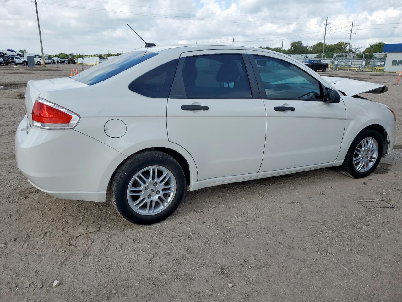 2010 Ford Focus Se - Фото 3