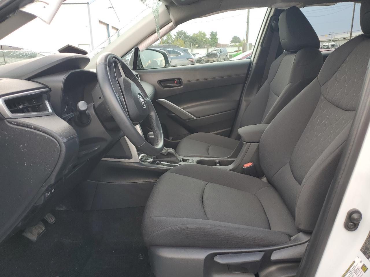 2023 Toyota Corolla Cross Le - Image 7