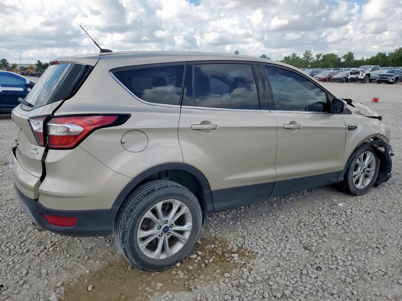 2017 Ford Escape Se - Фото 3