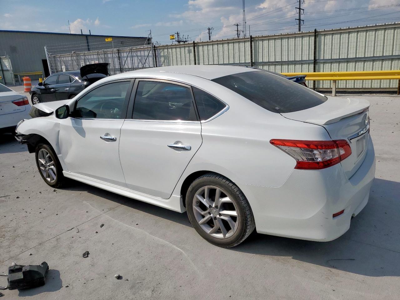 2014 Nissan Sentra S - Фото 2