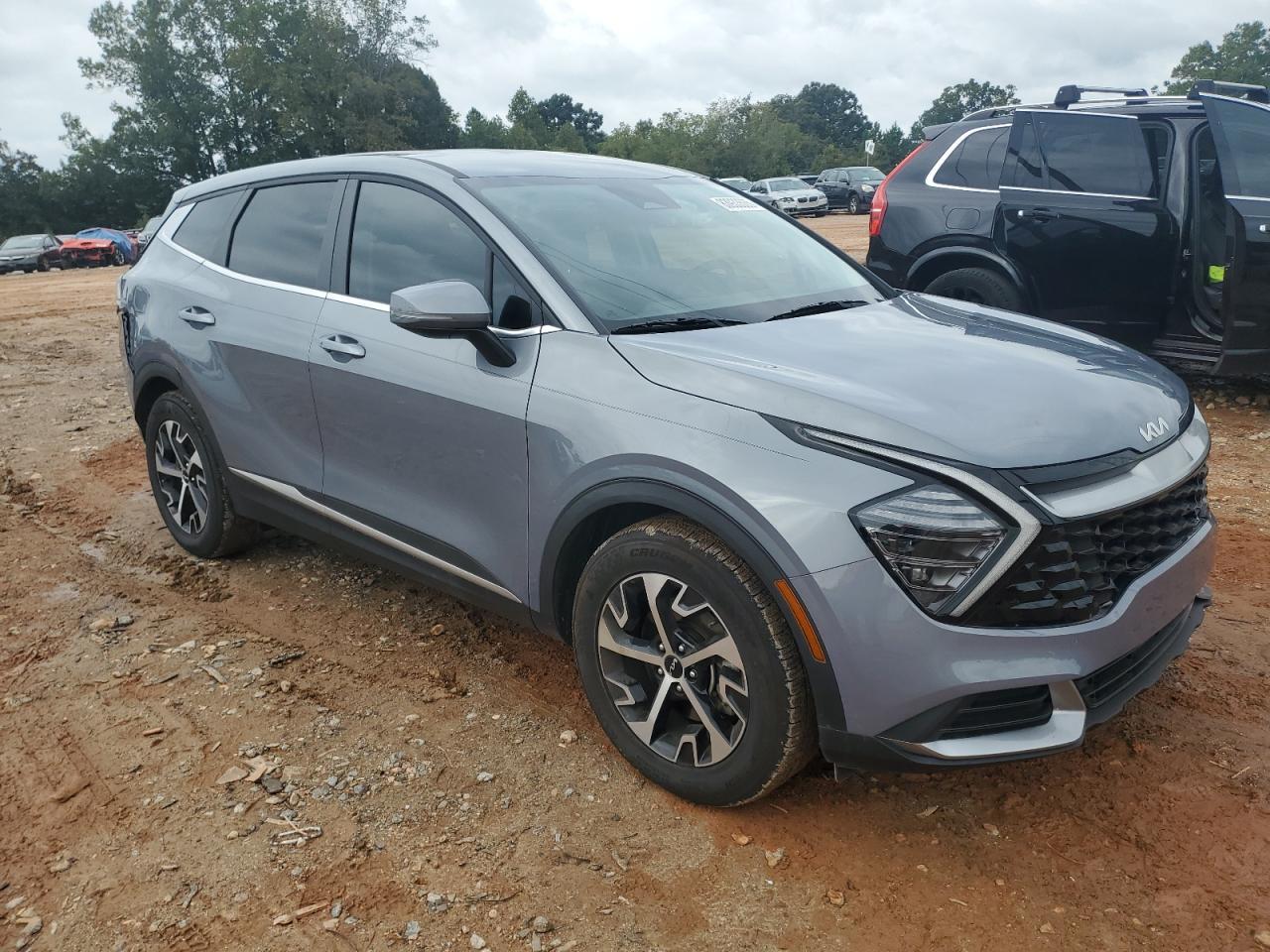 2025 Kia Sportage Ex - Image 4