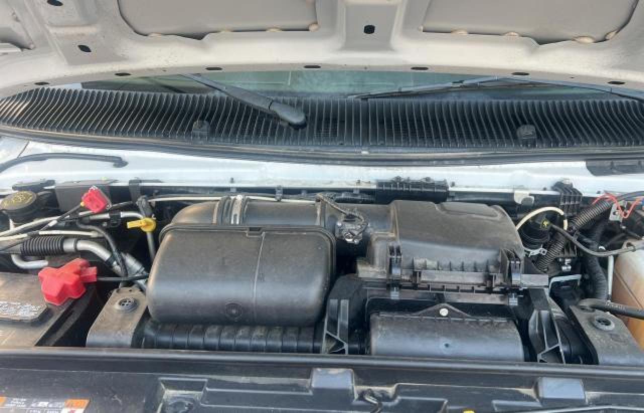 2022 Ford Econoline E450 Super Duty Cutaway Van - Image 7