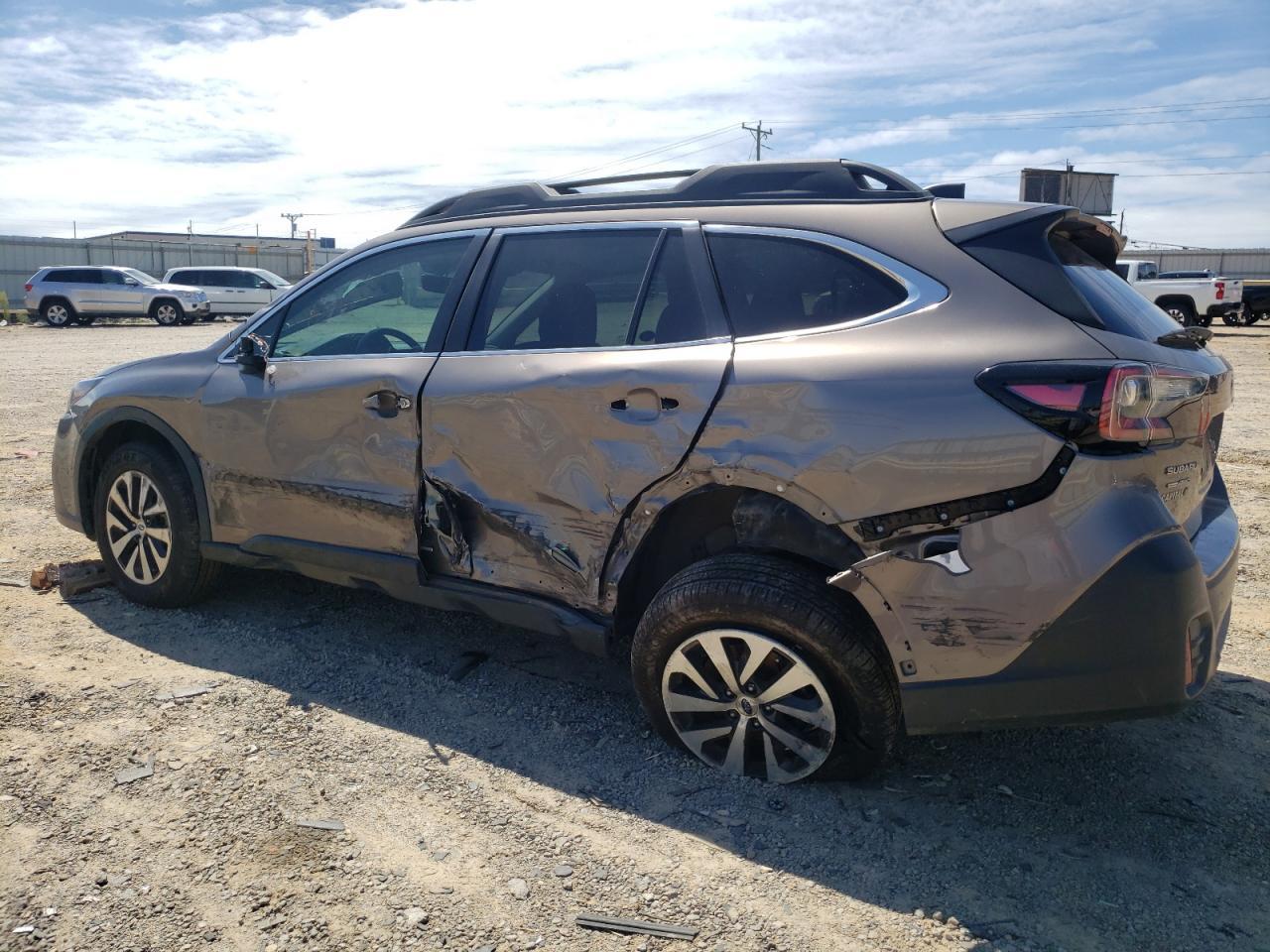 2022 Subaru Outback Premium - Image 2