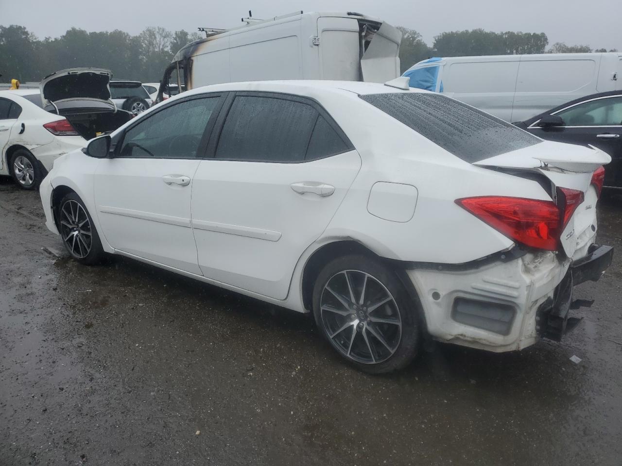 2017 Toyota Corolla L - Фото 2