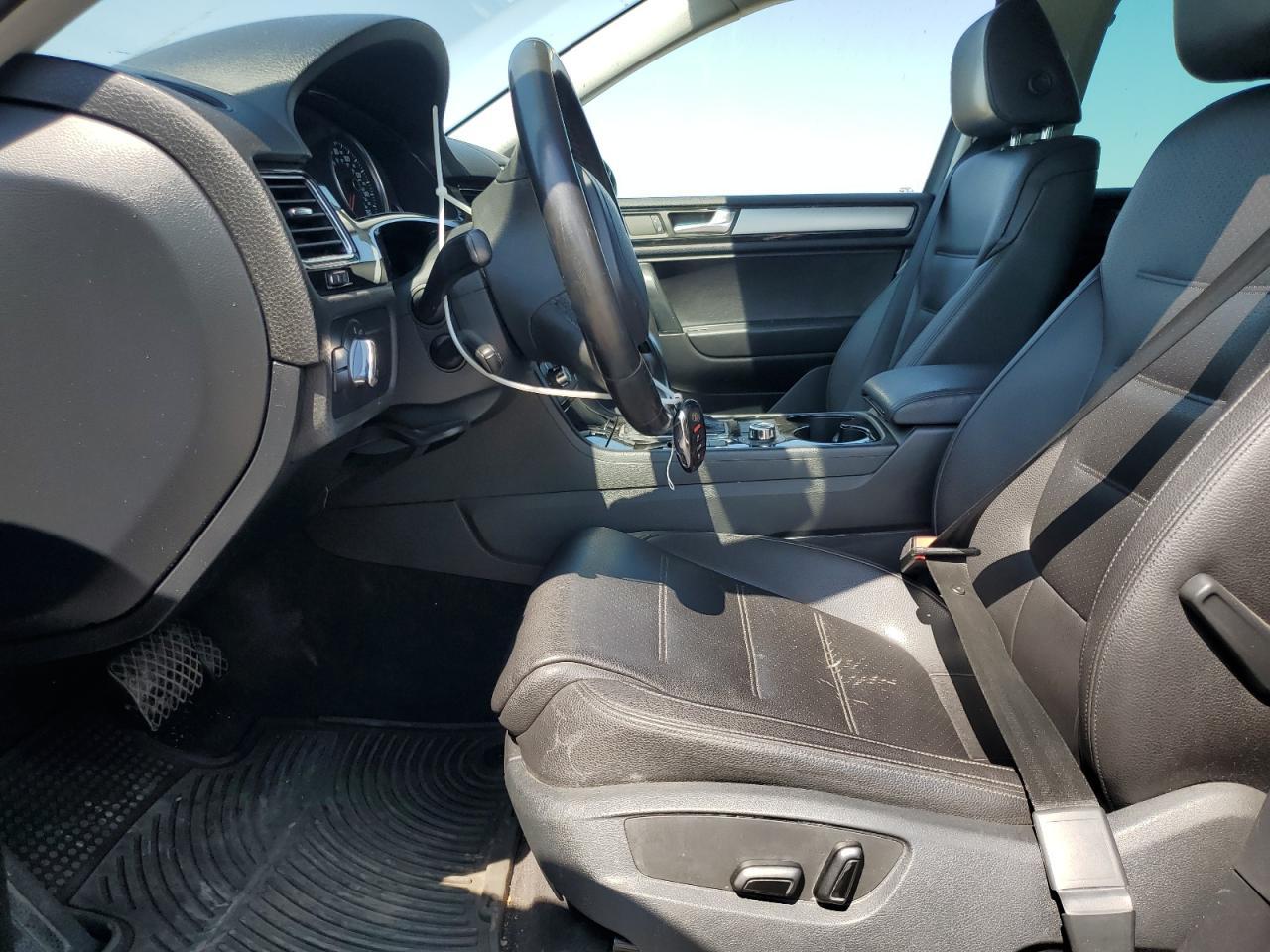 2012 Volkswagen Touareg V6 - Фото 7