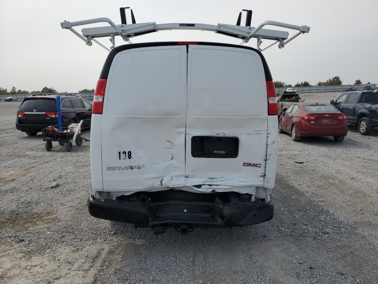 2024 GMC Savana G2500 - Фото 6