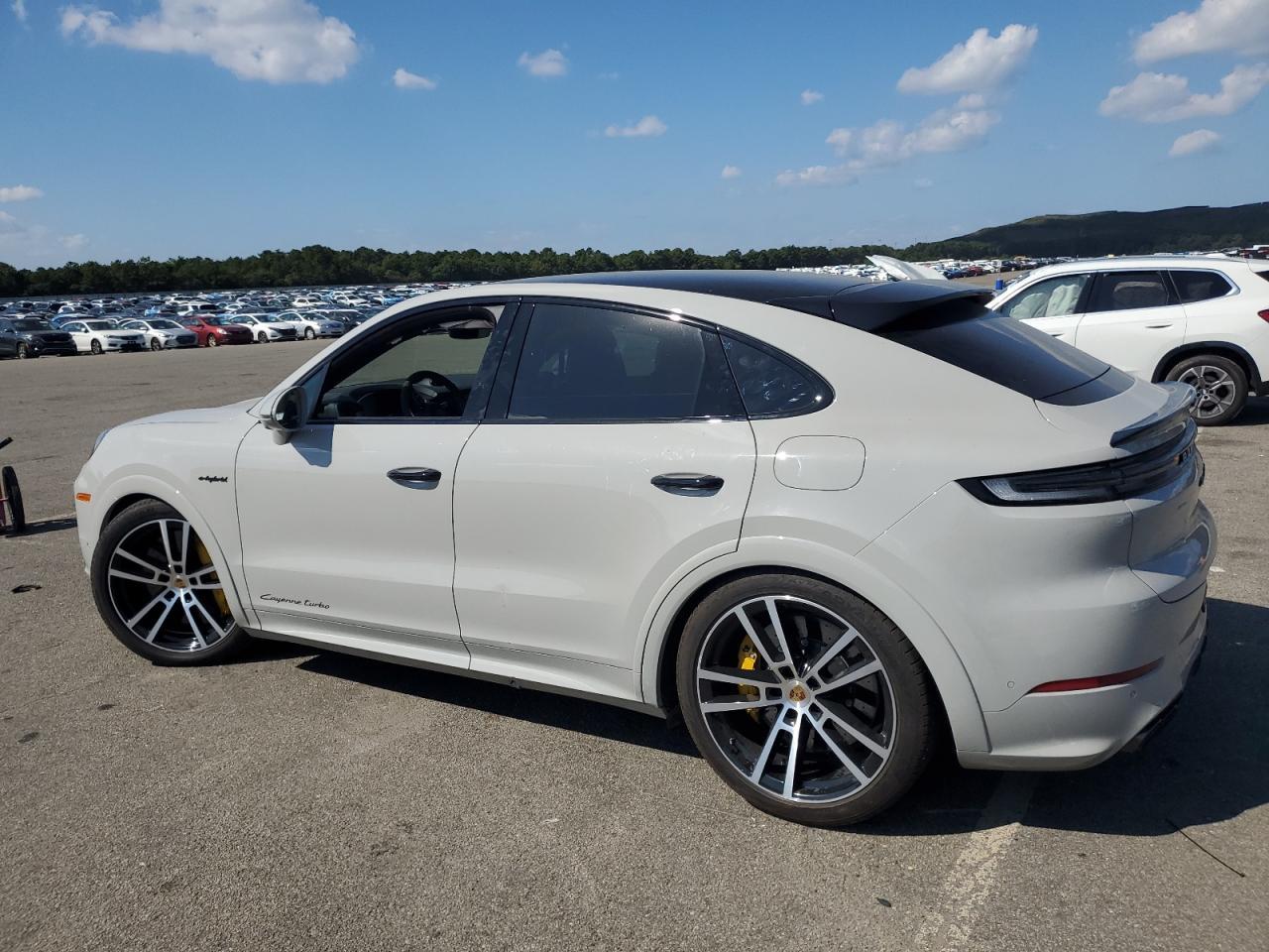 2024 Porsche Cayenne Turbo E-Hybrid Coupe - Фото 2
