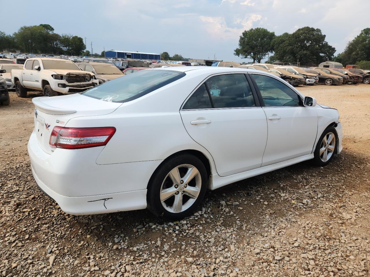 2011 Toyota Camry Base - Фото 3