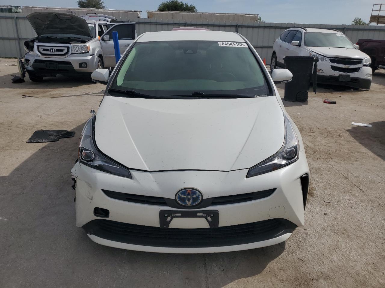 2020 Toyota Prius L - Image 5