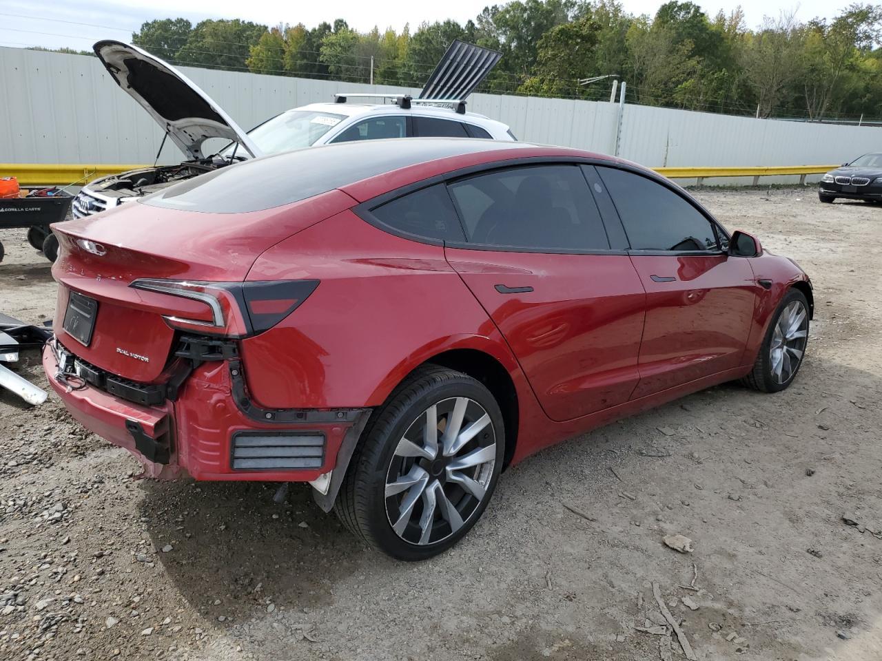 2024 Tesla Model 3 - Фото 3