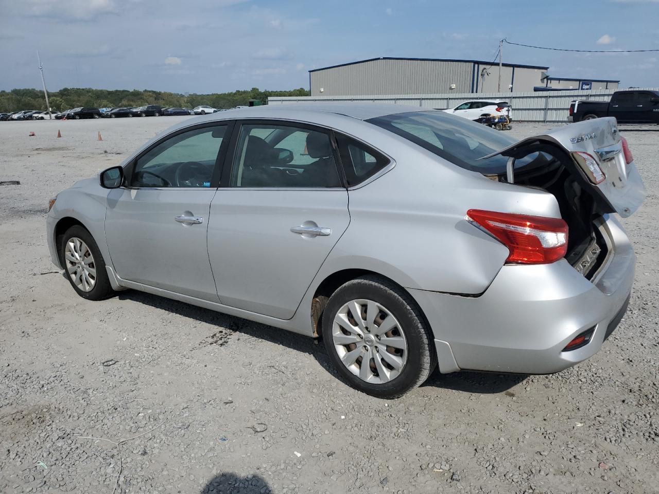 2019 Nissan Sentra S - Фото 2