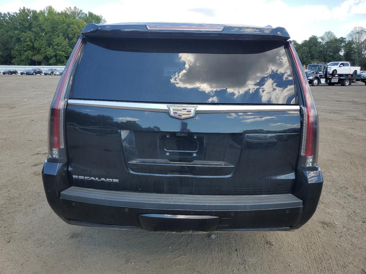 2018 Cadillac Escalade Esv Luxury - Image 6