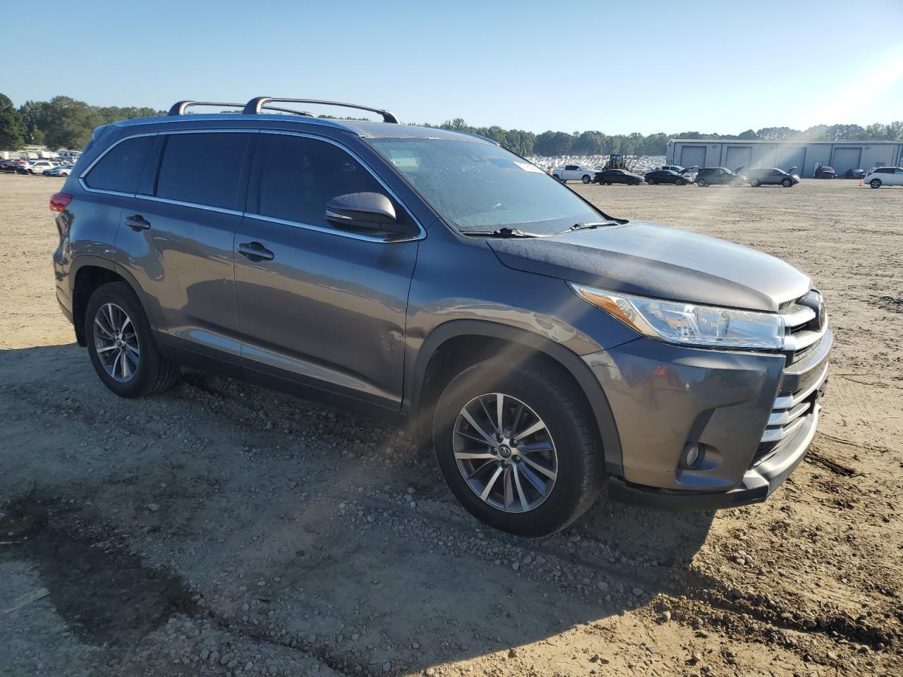 2019 Toyota Highlander Se - Фото 4