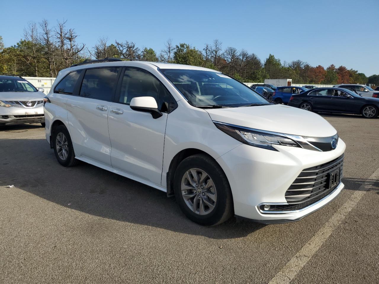 2024 Toyota Sienna Xle - Фото 4