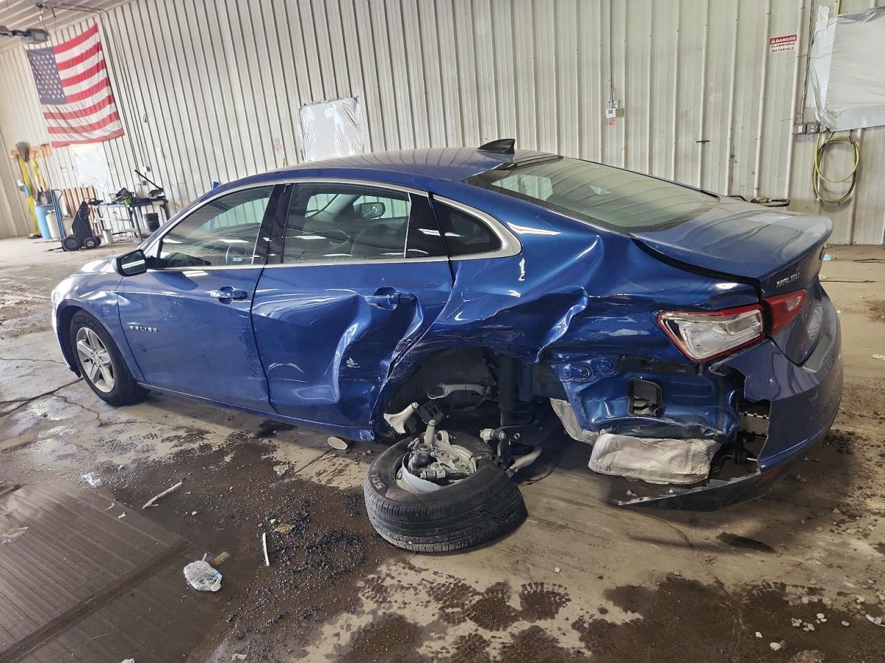 2023 Chevrolet Malibu Ls - Фото 2