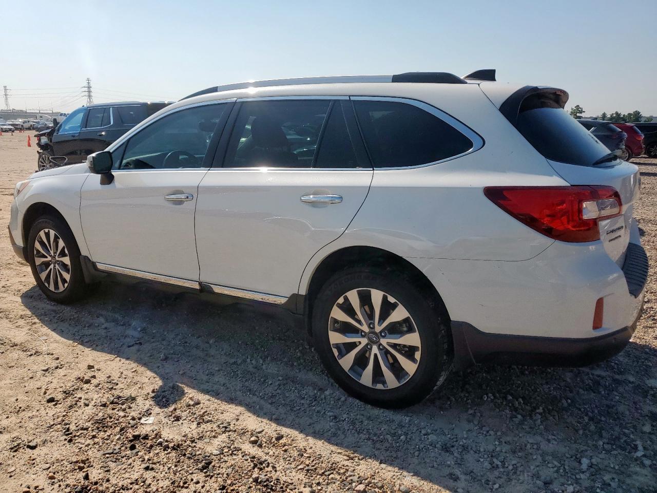 2017 Subaru Outback Touring - Image 2
