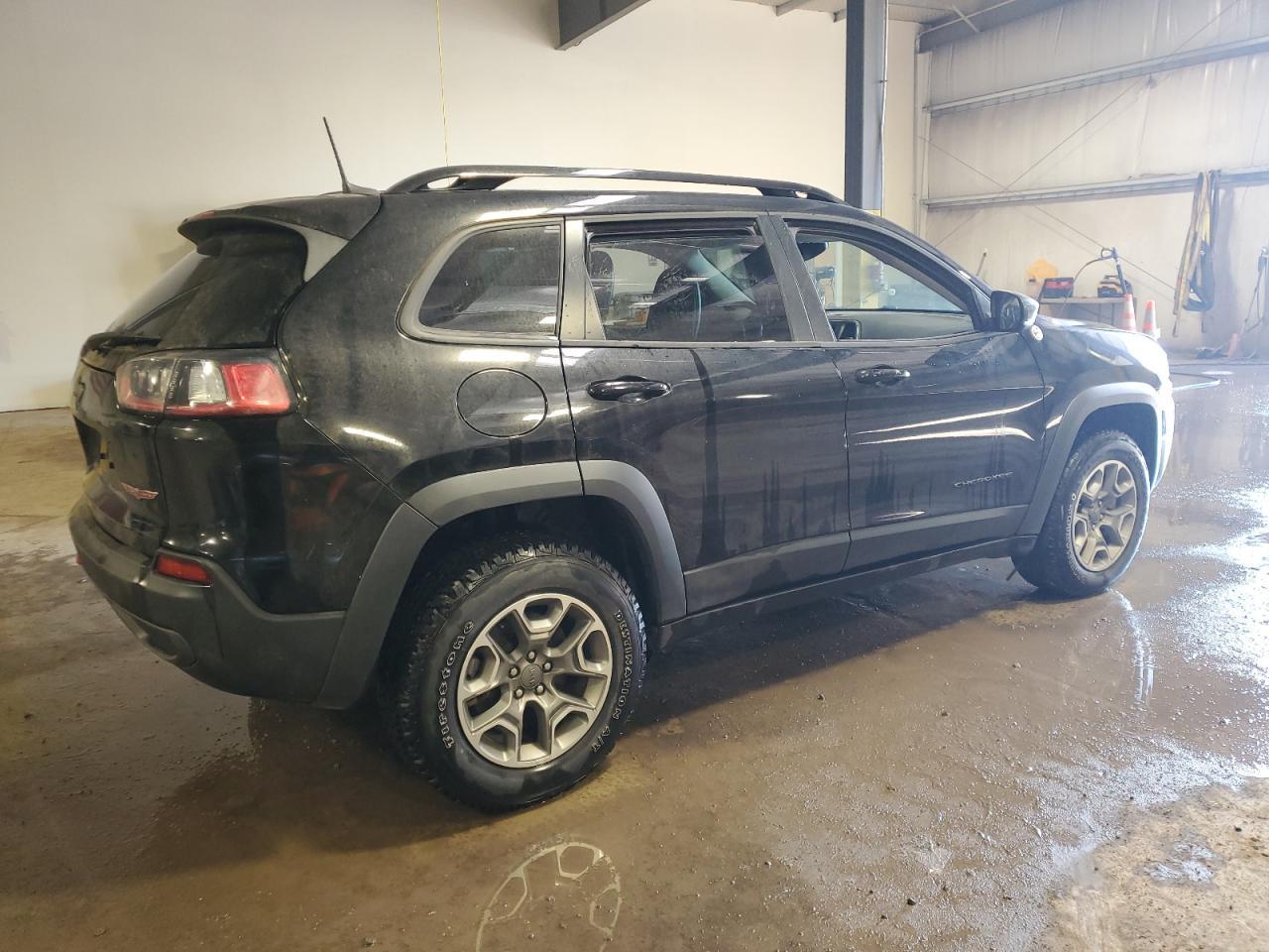 2022 Jeep Cherokee Trailhawk - Image 3