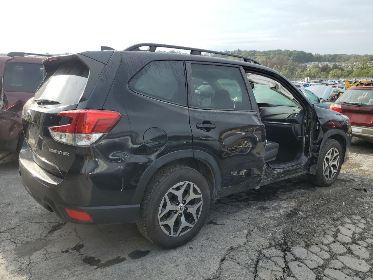 2023 Subaru Forester Premium - Фото 3