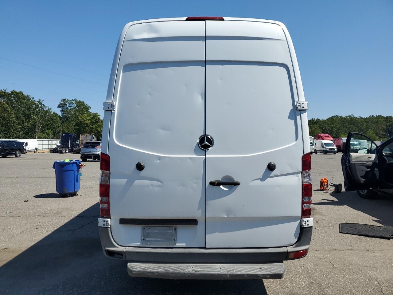 2014 Mercedes-Benz Sprinter 2500 - Image 6