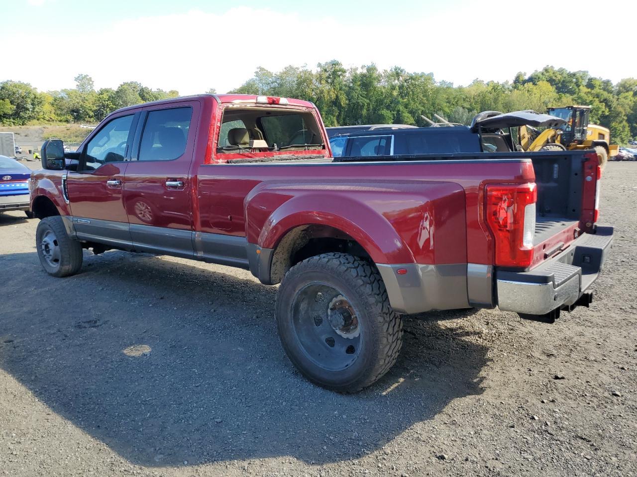 2019 Ford F350 Super Duty - Фото 2