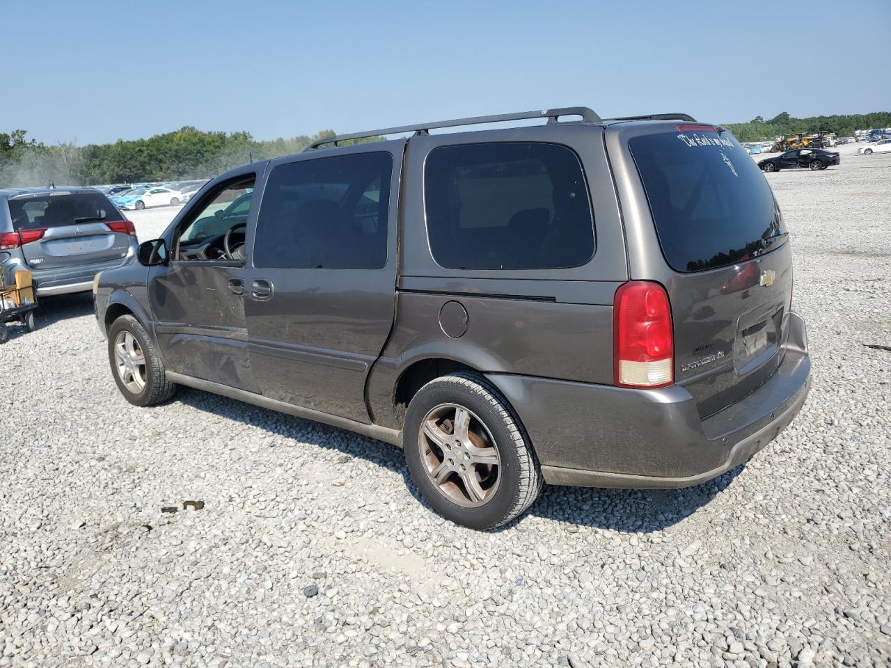 2005 Chevrolet Uplander Ls - Image 2