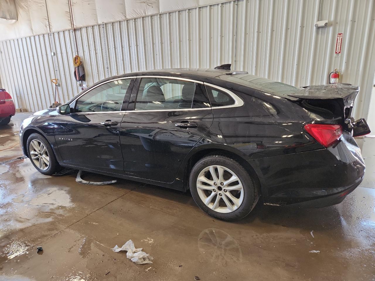 2018 Chevrolet Malibu Lt - Image 2