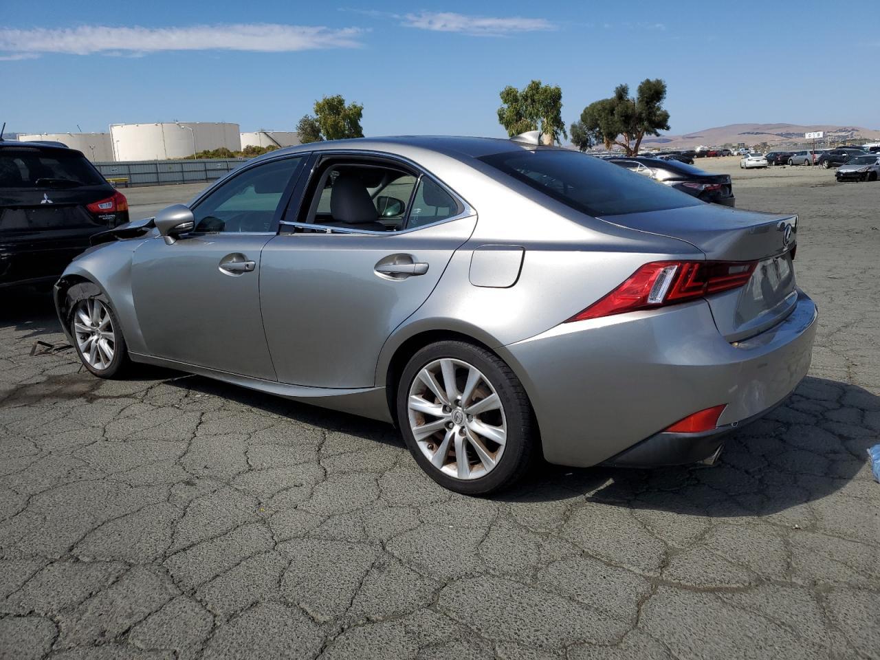 2015 Lexus Is - Фото 2