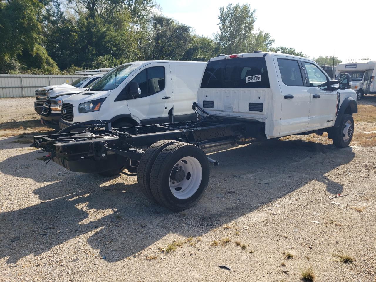 2023 Ford F550 Super Duty Super Duty - Фото 3