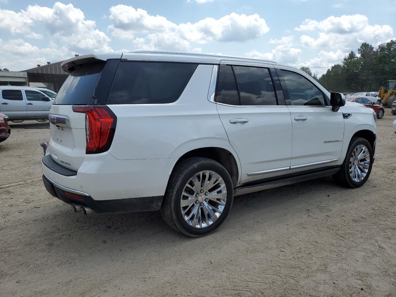 2022 GMC Yukon Denali - Image 3