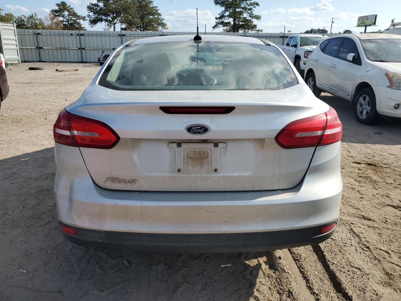 2017 Ford Focus S - Image 6