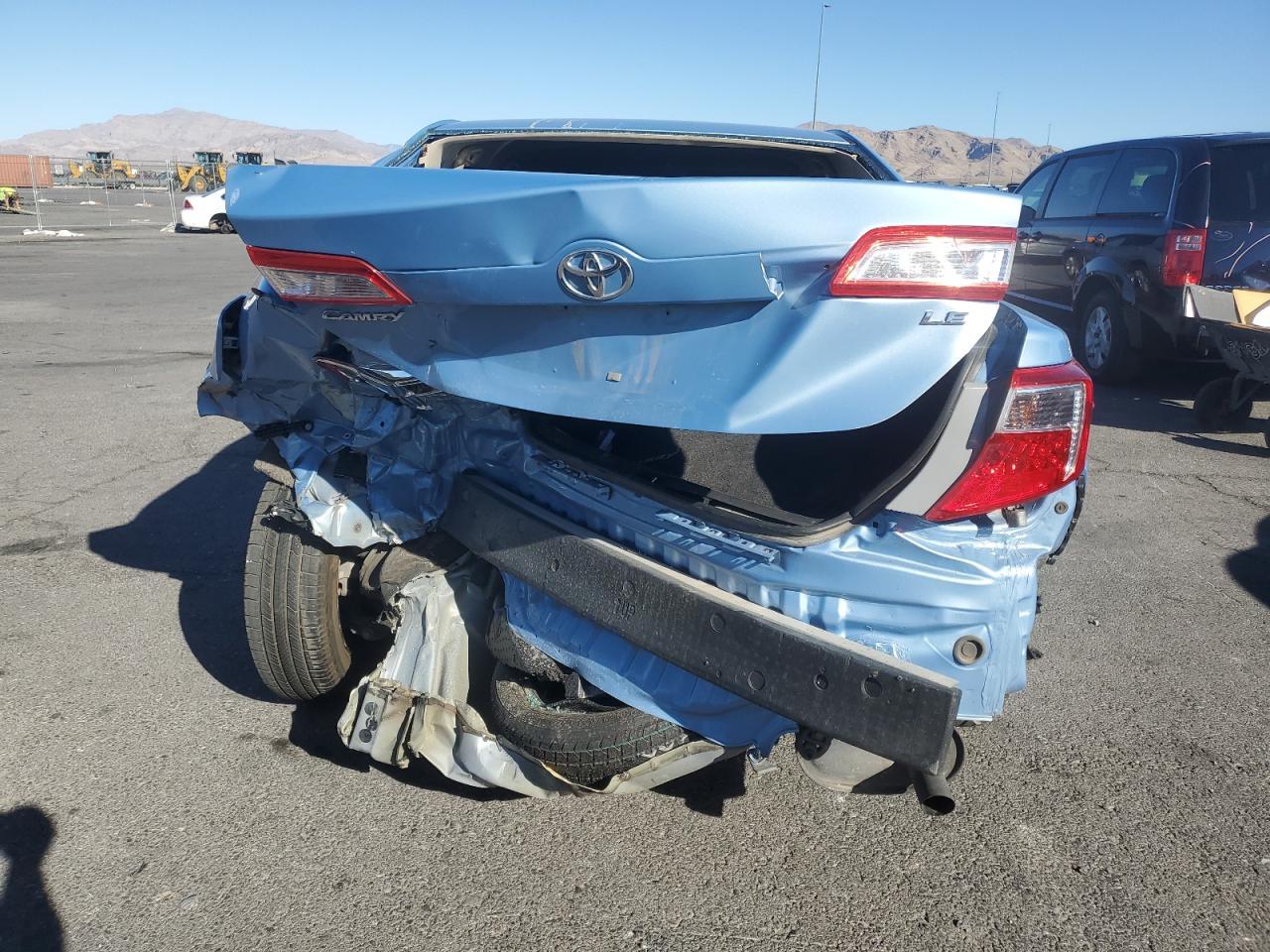 2012 Toyota Camry Base - Фото 6