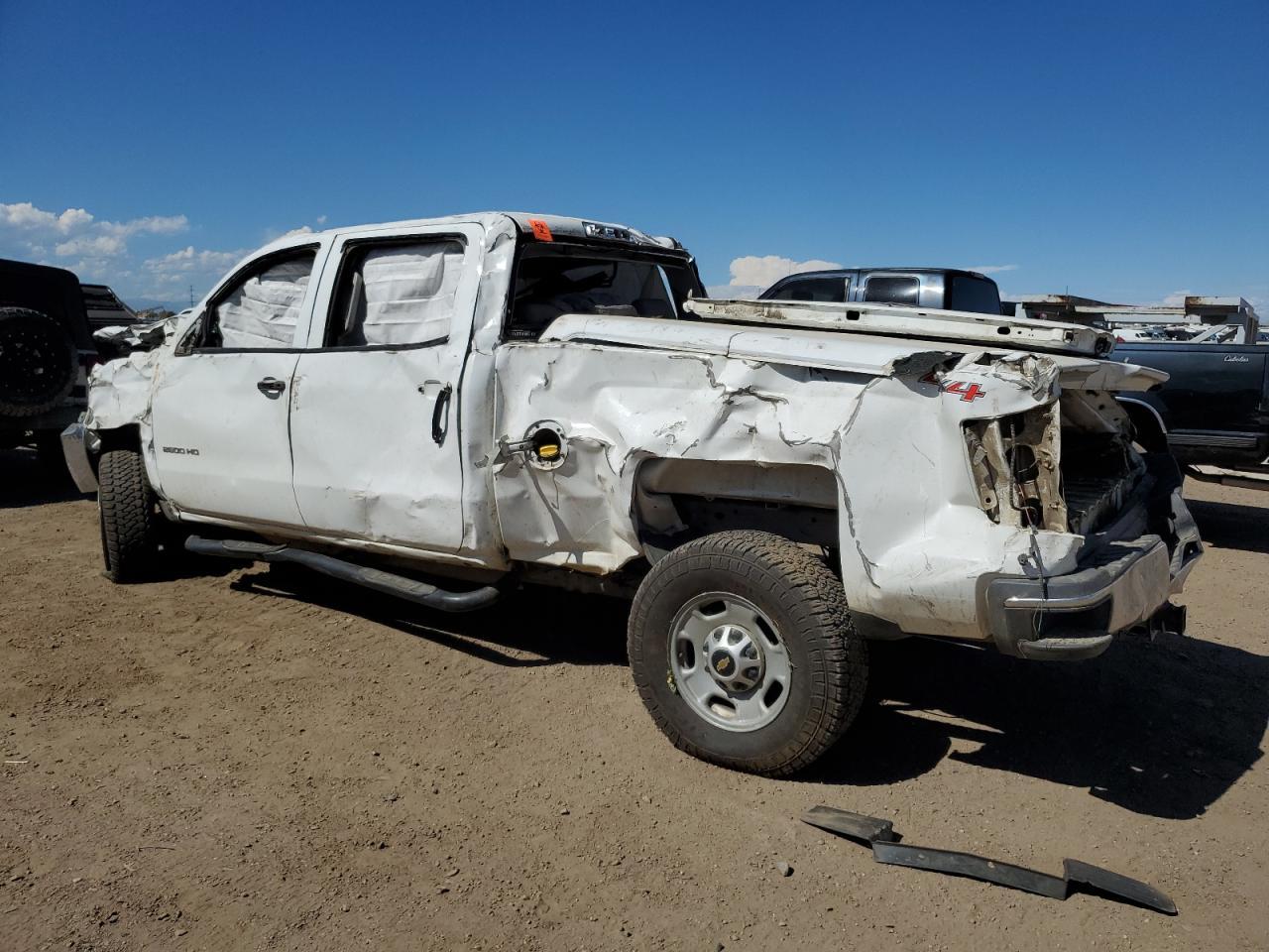 2015 Chevrolet Silverado K2500 Heavy Duty - Image 2