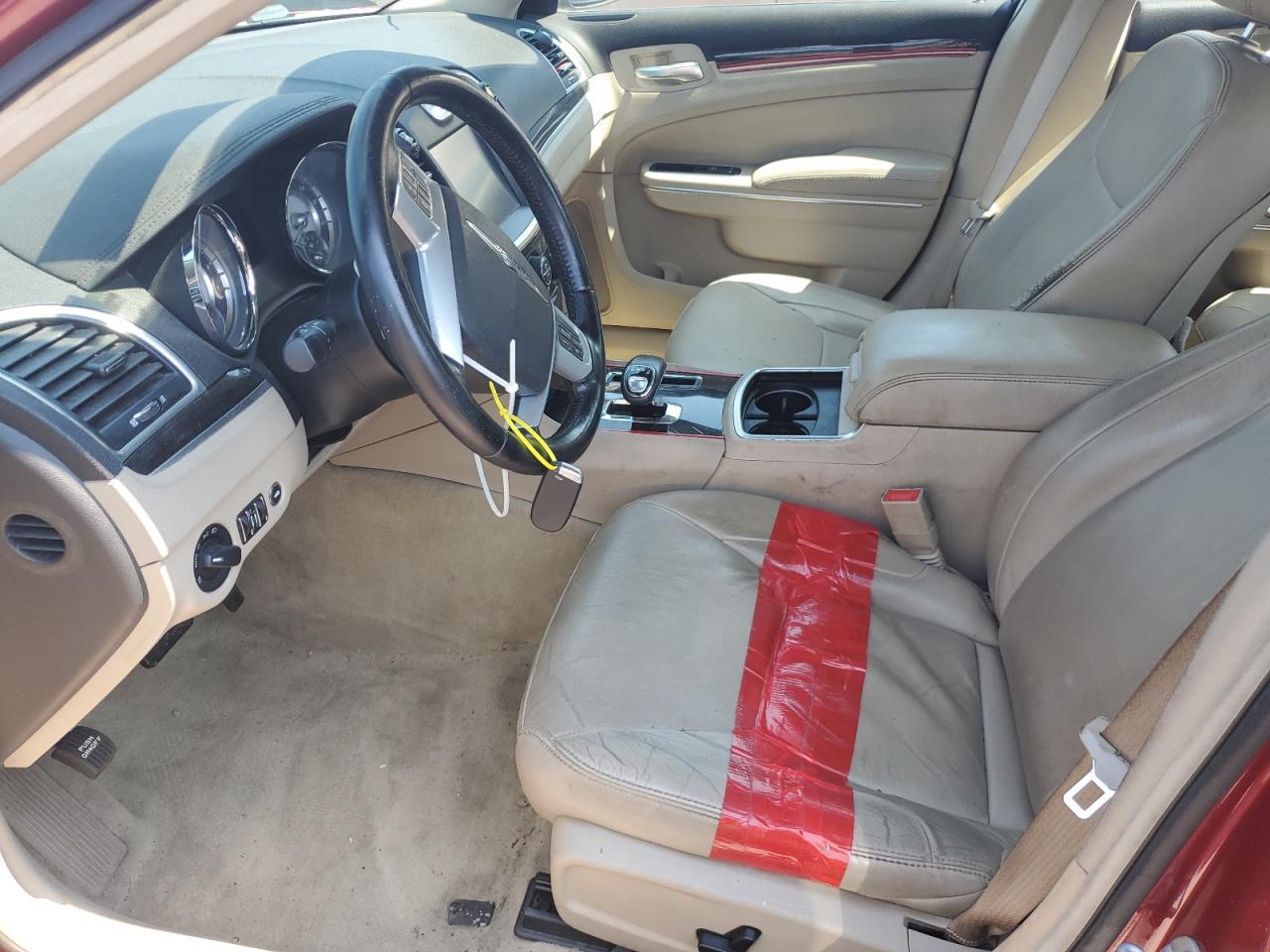 2013 Chrysler 300 - Image 7