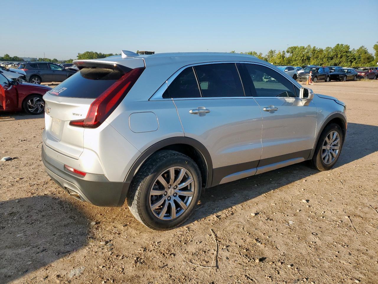 2021 Cadillac Xt4 Premium Luxury - Image 3