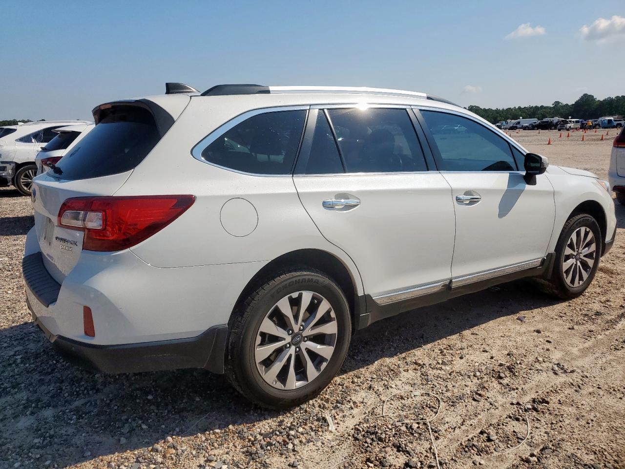 2017 Subaru Outback Touring - Image 3