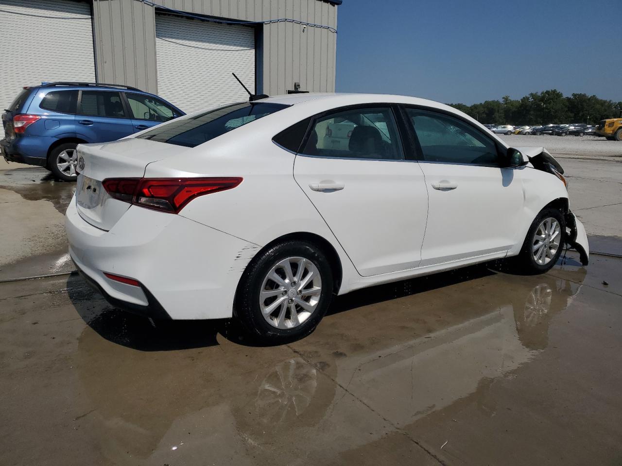 2021 Hyundai Accent Se - Фото 3