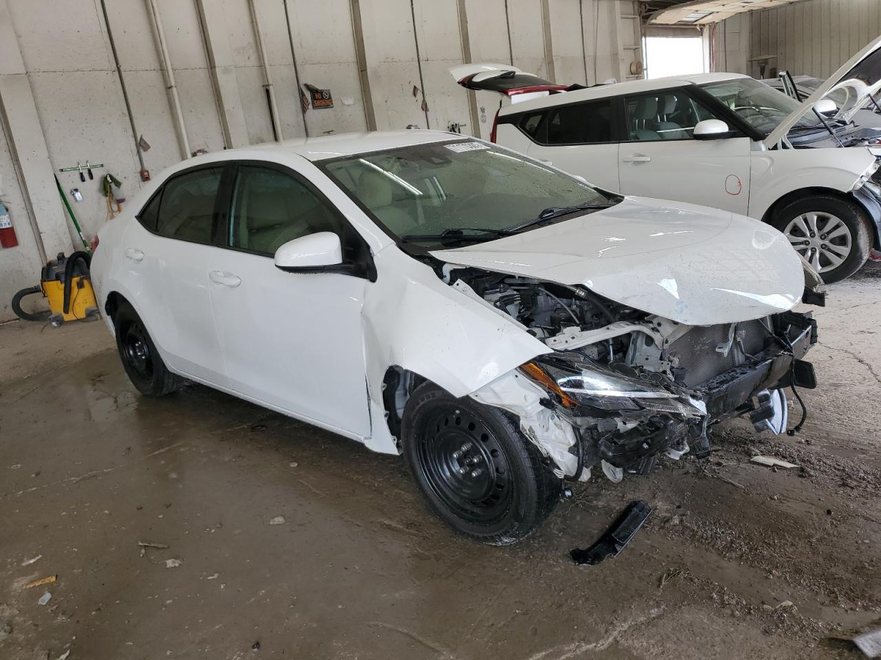 2017 Toyota Corolla L - Фото 4