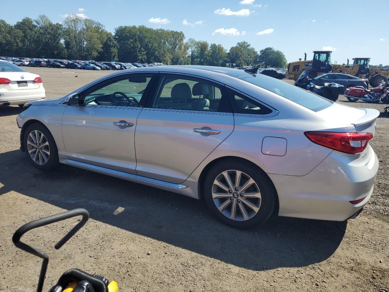 2016 Hyundai Sonata Sport - Image 2