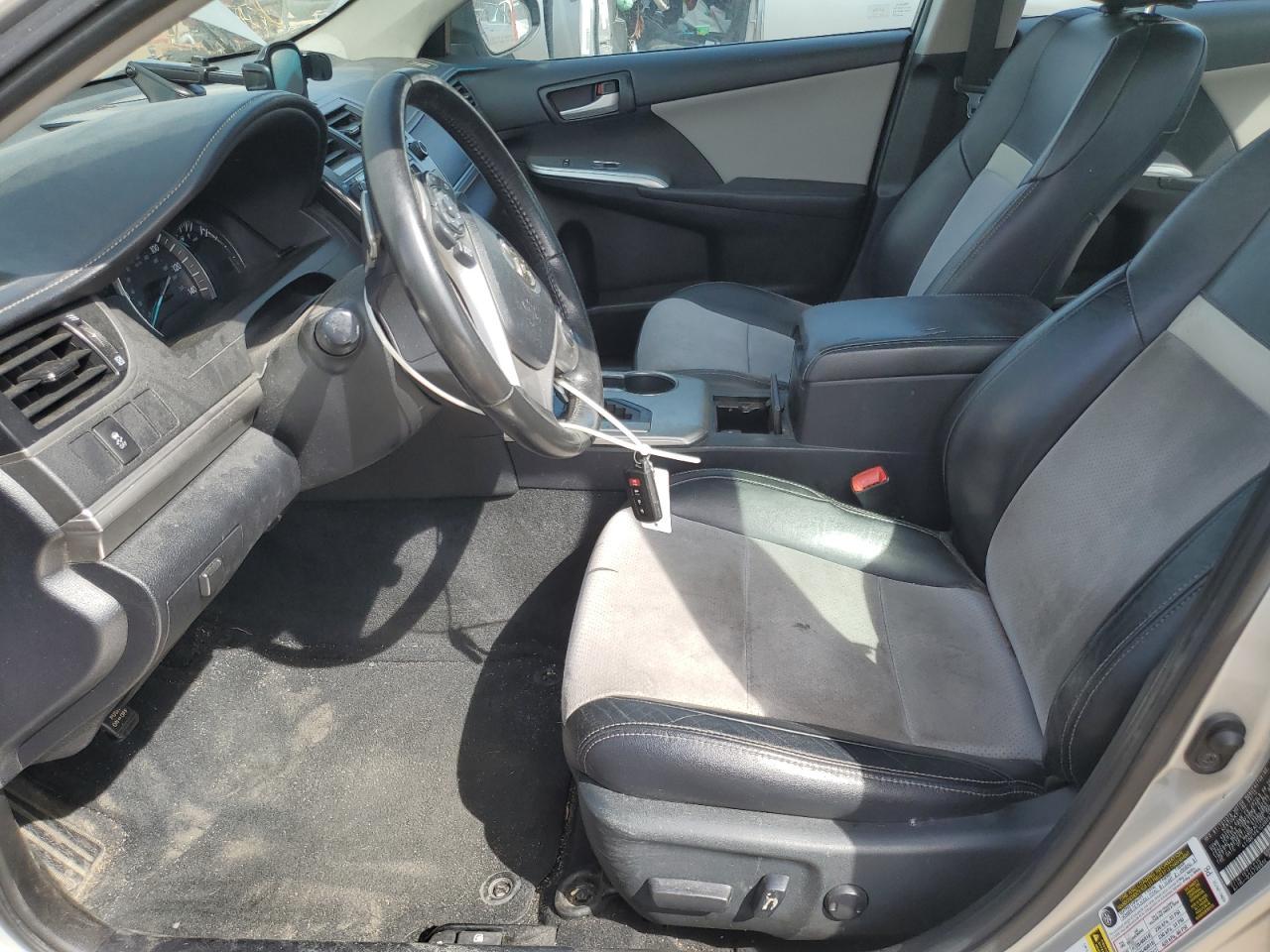 2012 Toyota Camry Se - Image 7