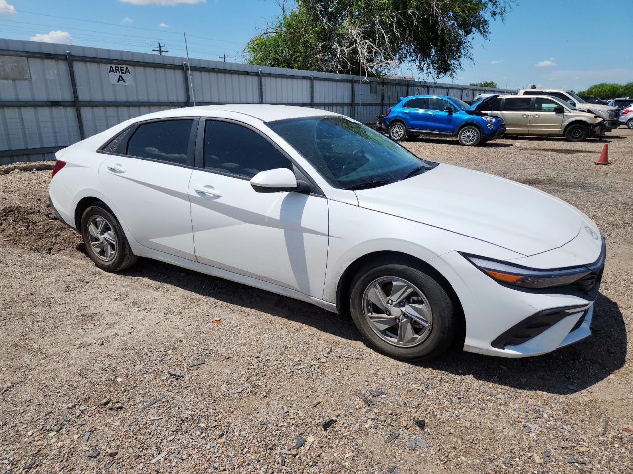 2024 Hyundai Elantra Se - Фото 4