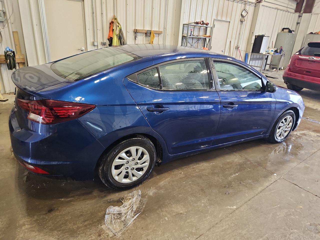 2020 Hyundai Elantra Se - Фото 3