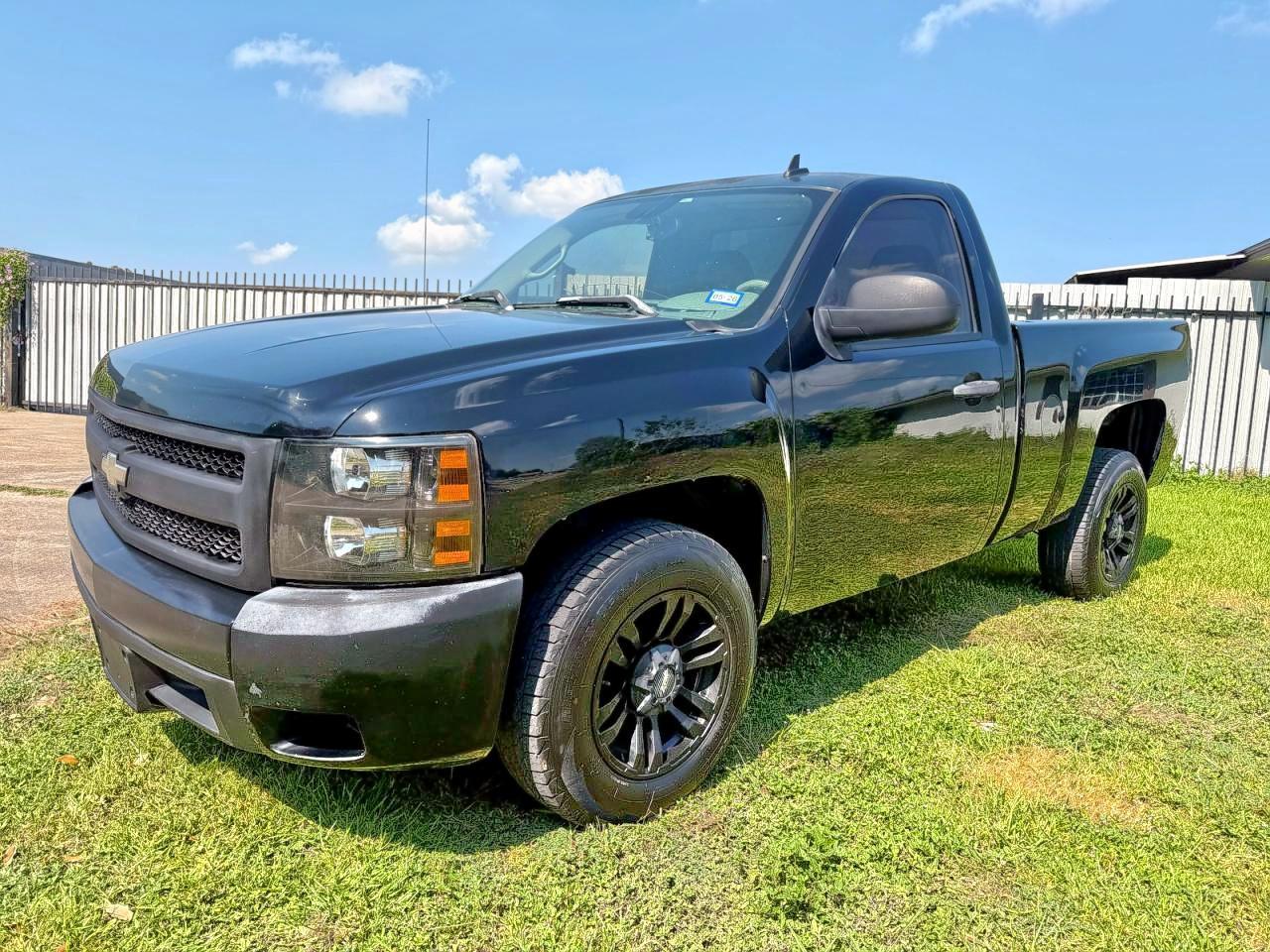 2008 Chevrolet Silverado C1500 - Image 2