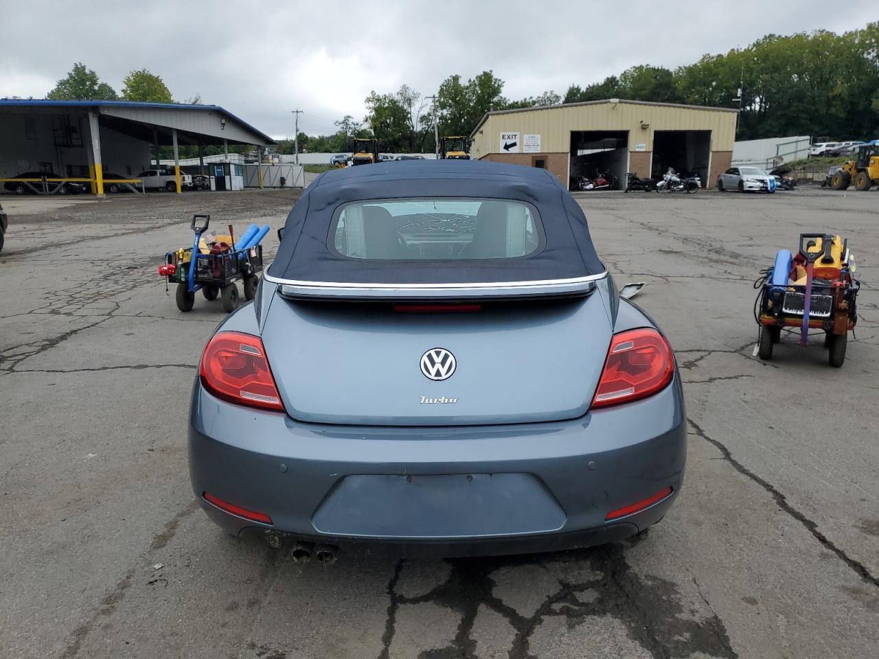 2016 Volkswagen Beetle S/Se - Image 6