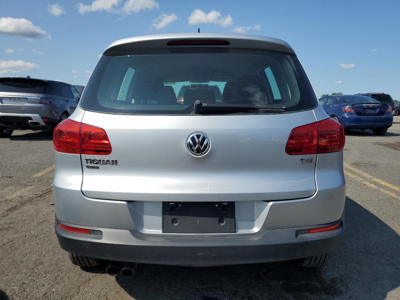 2017 Volkswagen Tiguan S - Фото 6