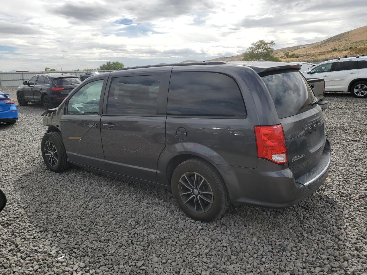 2018 Dodge Grand Caravan Gt - Image 2