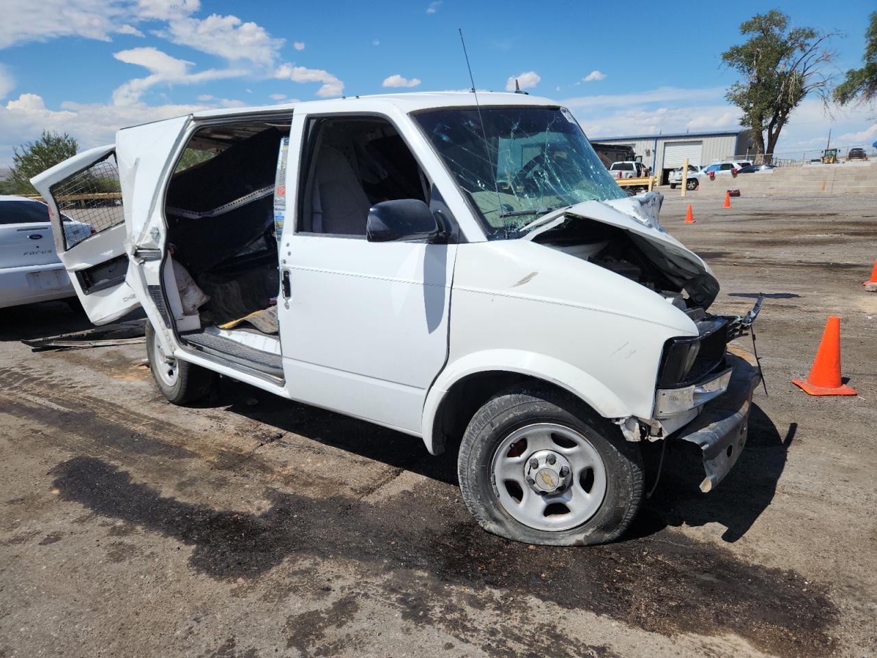 2005 Chevrolet Astro - Фото 4