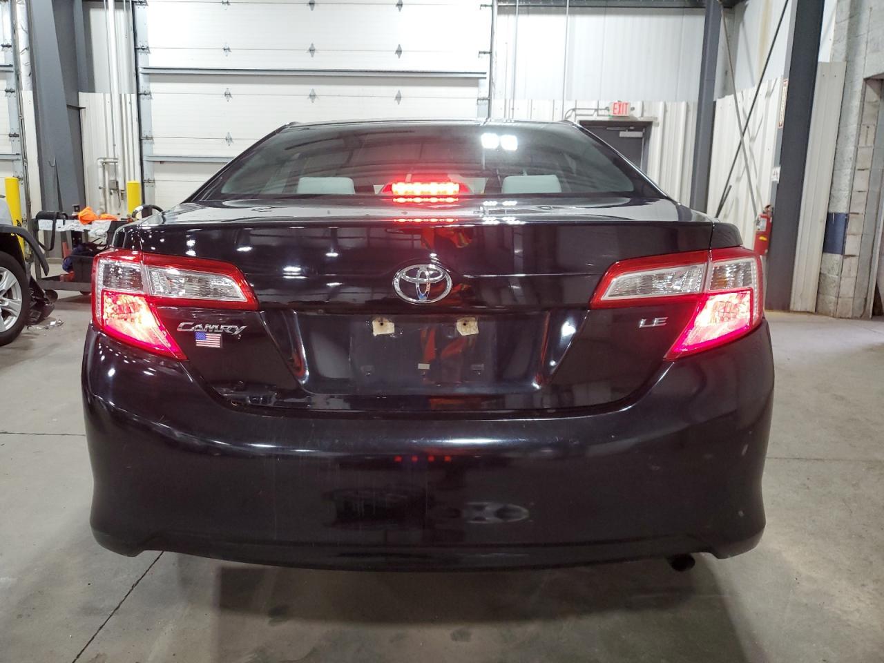 2014 Toyota Camry Le - Фото 6
